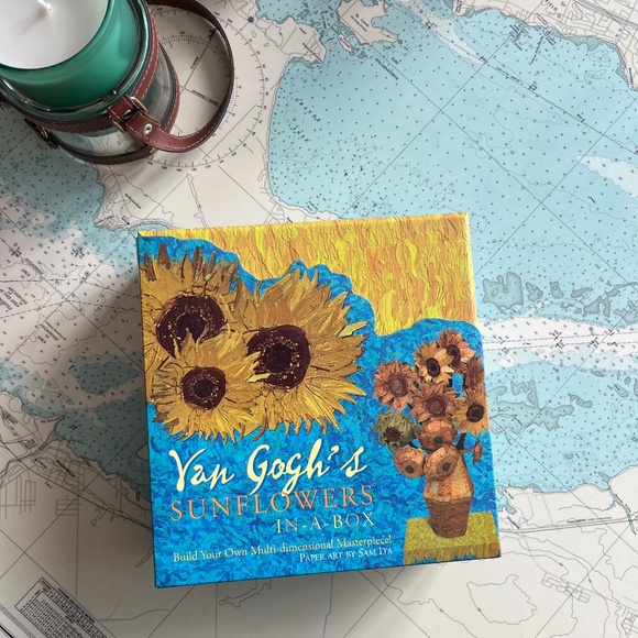 Van Gogh's Sunflowers In-A-Box - Picture 1 of 3